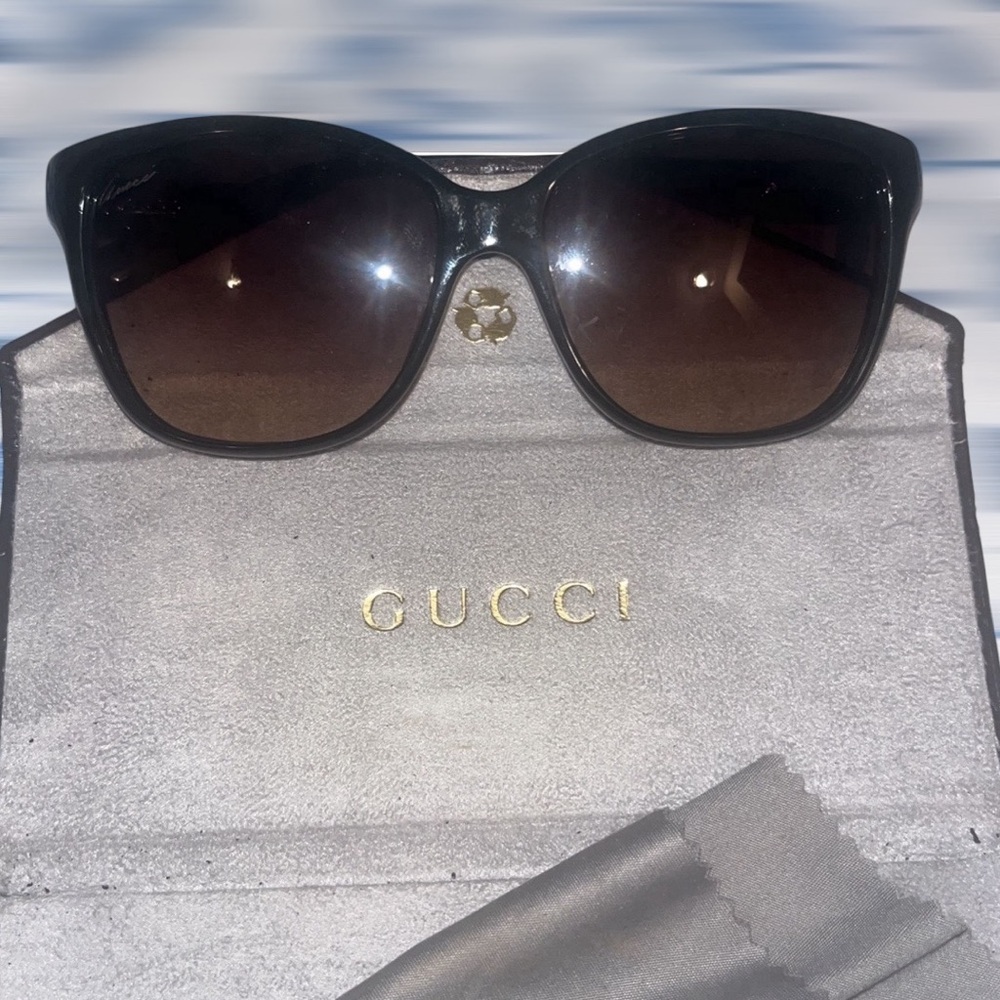 Gucci Black and Brown Oversized Sunglasses with Gradient Lenses